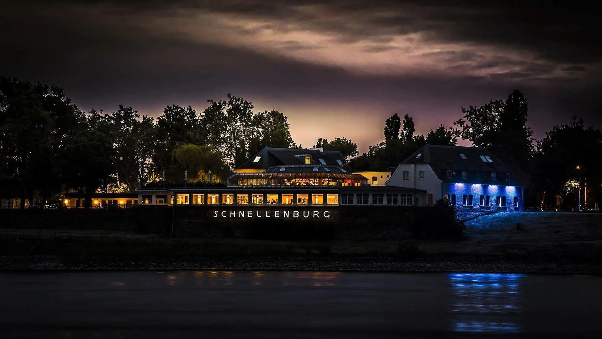 **  Hotel Schnellenburg Düsseldorf Deutschland