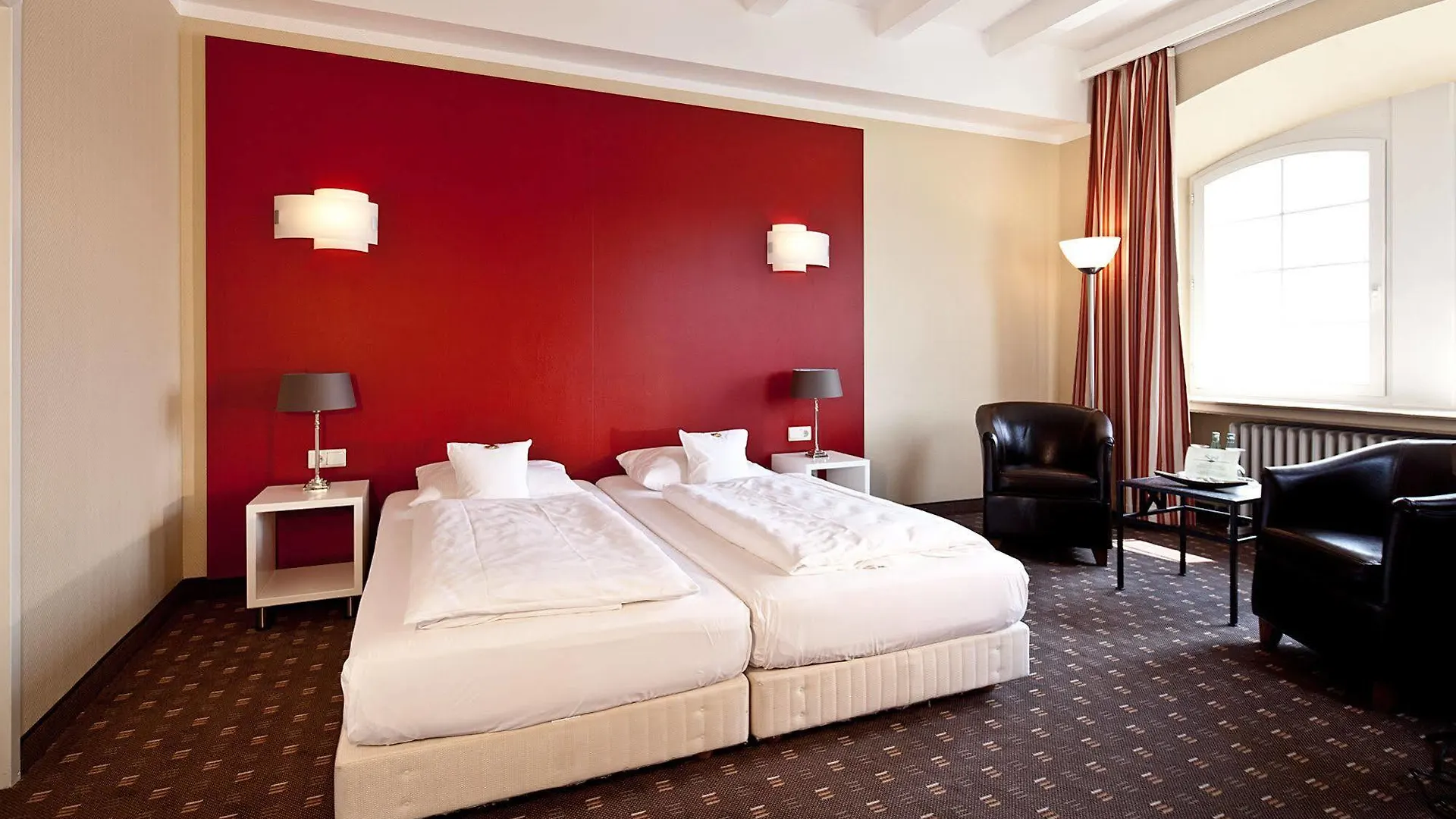 Hotel Schnellenburg Düsseldorf 2*,  Deutschland